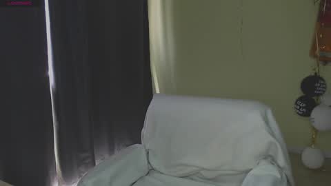 Snapshot of oaklyndobson chatting on 09/12/25, 10:04 Oaklyn online show from 09/12/25, 10:04