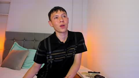 Snapshot of oasis_ossa chatting on 12/10/24, 04:13 Lyam online show from 12/10/24, 04:13