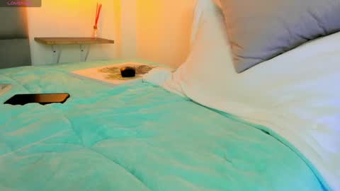 Snapshot of oasis_ossa chatting on 12/15/24, 05:34 Lyam online show from 12/15/24, 05:34