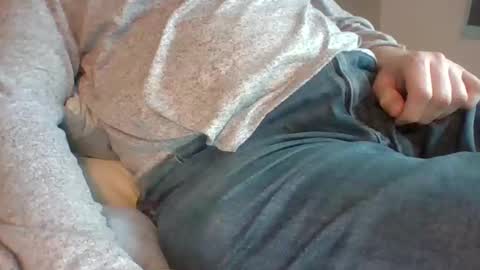 Snapshot of obedient9402 chatting on 12/17/24, 01:49 obedient9402 online show from 12/17/24, 01:49