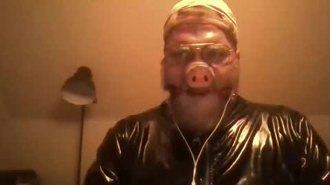 Snapshot of obesepervpiggy89 chatting on 05/24/26, 01:43 obesepervpiggy89 online show from 05/24/26, 01:43