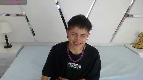 Snapshot of oblivionlove chatting on 03/28/26, 04:39 oblivionlove online show from 03/28/26, 04:39