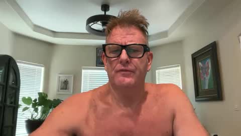 Snapshot of obsidianheartsx chatting on 09/12/25, 10:10 SimplyUs online show from 09/12/25, 10:10