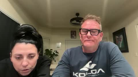 Snapshot of obsidianheartsx chatting on 10/15/25, 04:56 SimplyUs online show from 10/15/25, 04:56