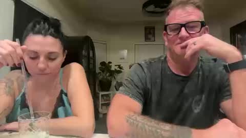 Snapshot of obsidianheartsx chatting on 10/18/25, 05:21 SimplyUs online show from 10/18/25, 05:21