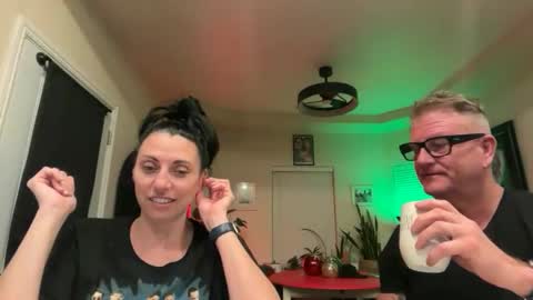 Snapshot of obsidianheartsx chatting on 11/22/25, 10:58 SimplyUs online show from 11/22/25, 10:58