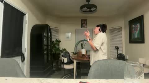 SimplyUs online show from 06/03/26, 06:27