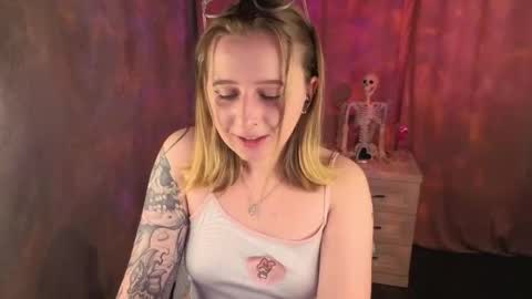 Lili 3 online show from 05/26/26, 12:39
