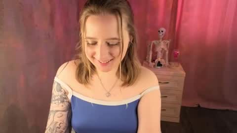 Lili 3 online show from 05/28/26, 02:09