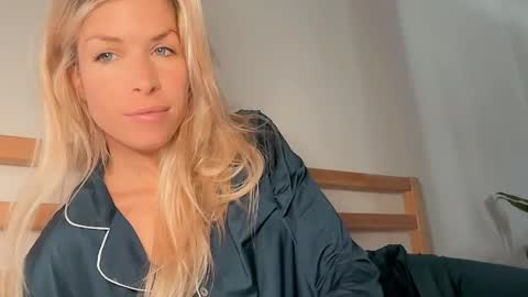 Snapshot of ocicat chatting on 04/09/26, 09:36 hi im Janasmall boobs big heart warm pussy online show from 04/09/26, 09:36