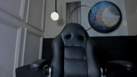 independent model online show from 12/07/24, 11:29