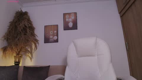 Snapshot of octavia_rouse chatting on 04/29/26, 01:59 independent model online show from 04/29/26, 01:59