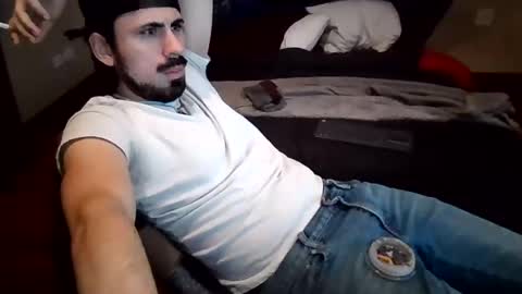 Snapshot of octobersky1993 chatting on 12/24/24, 02:22 Sky online show from 12/24/24, 02:22