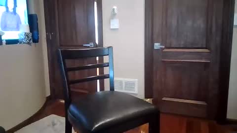 Snapshot of octobersky1993 chatting on 12/27/24, 04:10 Sky online show from 12/27/24, 04:10