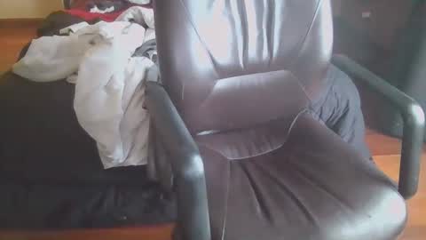 Snapshot of octobersky1993 chatting on 09/12/25, 06:19 Sky online show from 09/12/25, 06:19