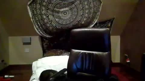 Snapshot of octobersky1993 chatting on 09/27/25, 09:47 Sky online show from 09/27/25, 09:47