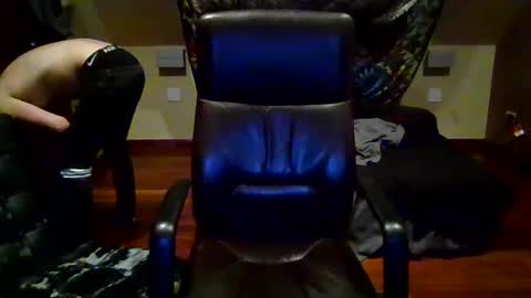 Snapshot of octobersky1993 chatting on 10/10/25, 11:42 Sky online show from 10/10/25, 11:42