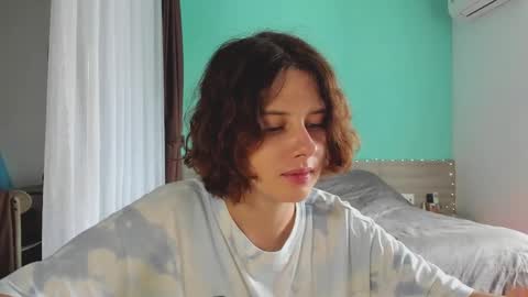 Evie online show from 01/04/25, 07:34