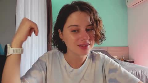 Evie online show from 01/05/25, 06:56