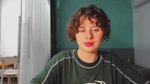 Evie online show from 01/18/25, 01:08