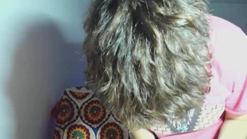 Evie online show from 12/17/25, 02:56