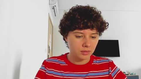 Evie online show from 02/06/26, 05:34