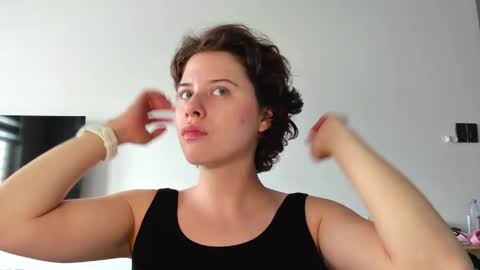 Evie online show from 04/04/26, 06:22