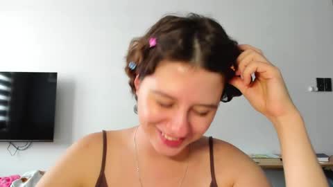 Evie online show from 04/11/26, 07:45