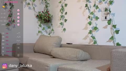 Snapshot of odalisca_bellydancer chatting on 09/19/25, 08:38 Daniela Dany online show from 09/19/25, 08:38