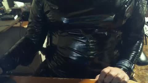 Snapshot of oddobsessions chatting on 04/28/26, 12:20 oddobsessions online show from 04/28/26, 12:20