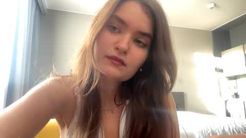 Noelle online show from 10/19/25, 06:03