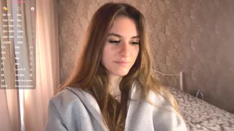 Mia online show from 09/18/25, 08:27