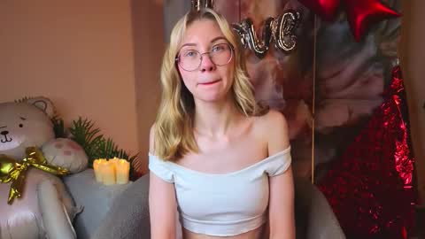 Snapshot of odelyncure chatting on 02/13/26, 11:06 Lynna online show from 02/13/26, 11:06