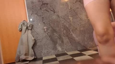 odette_b online show from 11/09/25, 12:58