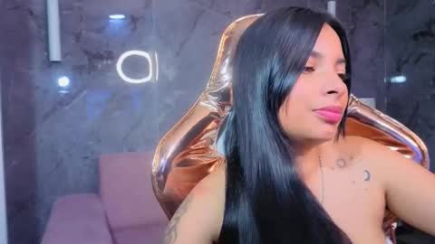 odette_b online show from 11/18/25, 03:23