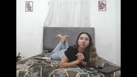 Val online show from 10/01/25, 09:43