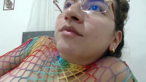 Val online show from 02/06/26, 10:24