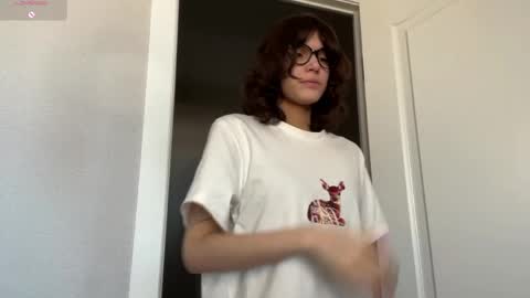 Snapshot of odettehatt chatting on 05/01/26, 04:39 Thea online show from 05/01/26, 04:39