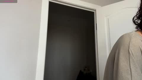 Snapshot of odettehatt chatting on 05/11/26, 04:29 Thea online show from 05/11/26, 04:29