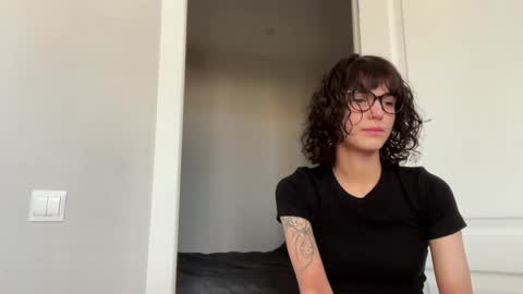 Snapshot of odettehatt chatting on 05/15/26, 04:41 Thea online show from 05/15/26, 04:41