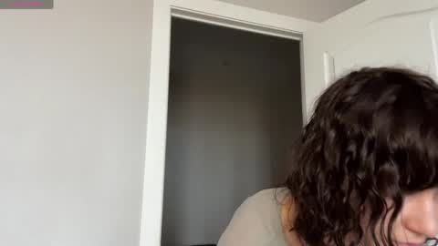 Snapshot of odettehatt chatting on 05/28/26, 04:54 Thea online show from 05/28/26, 04:54