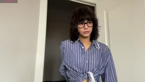 Snapshot of odettehatt chatting on 05/29/26, 05:05 Thea online show from 05/29/26, 05:05