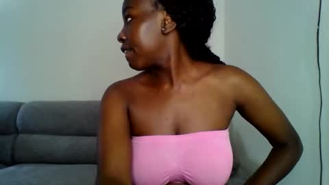 Snapshot of odrienna chatting on 03/25/26, 07:36 odrie online show from 03/25/26, 07:36