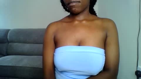 Snapshot of odrienna chatting on 03/31/26, 07:31 odrie online show from 03/31/26, 07:31