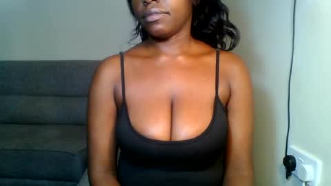 Snapshot of odrienna chatting on 06/25/26, 07:07 odrie online show from 06/25/26, 07:07
