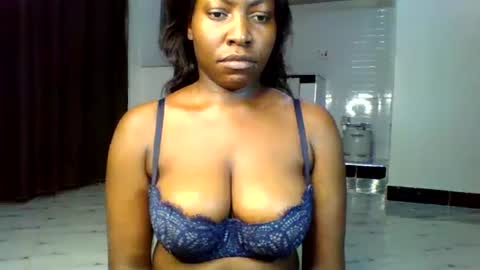 Snapshot of odrienna chatting on 07/28/26, 08:01 odrie online show from 07/28/26, 08:01