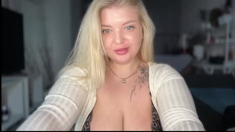 Snapshot of odriolsen chatting on 04/23/26, 12:29 Odri online show from 04/23/26, 12:29