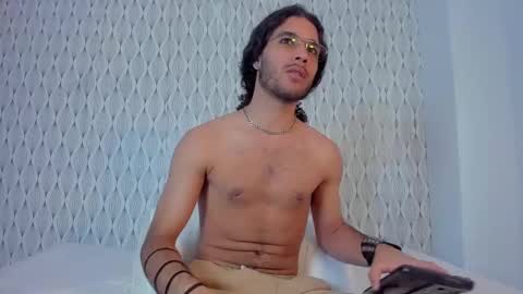 Snapshot of oezack__ chatting on 01/23/25, 05:42 Zack online show from 01/23/25, 05:42