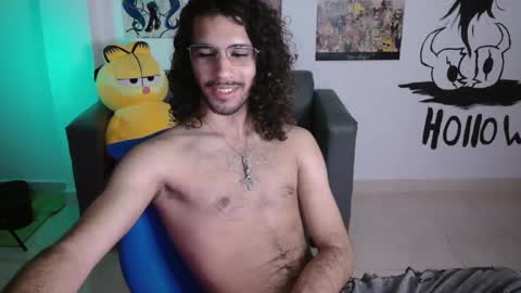 Snapshot of oezack__ chatting on 02/11/25, 05:58 Zack online show from 02/11/25, 05:58