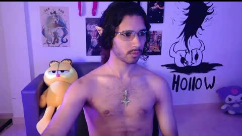 Snapshot of oezack__ chatting on 02/25/25, 04:57 Zack online show from 02/25/25, 04:57